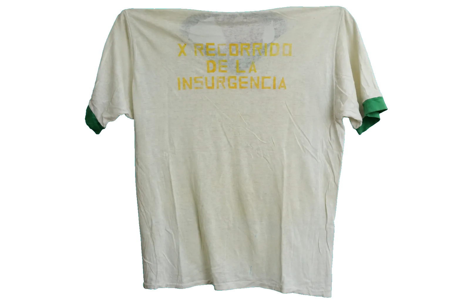 X Recorrido · Playera con texto amarillo